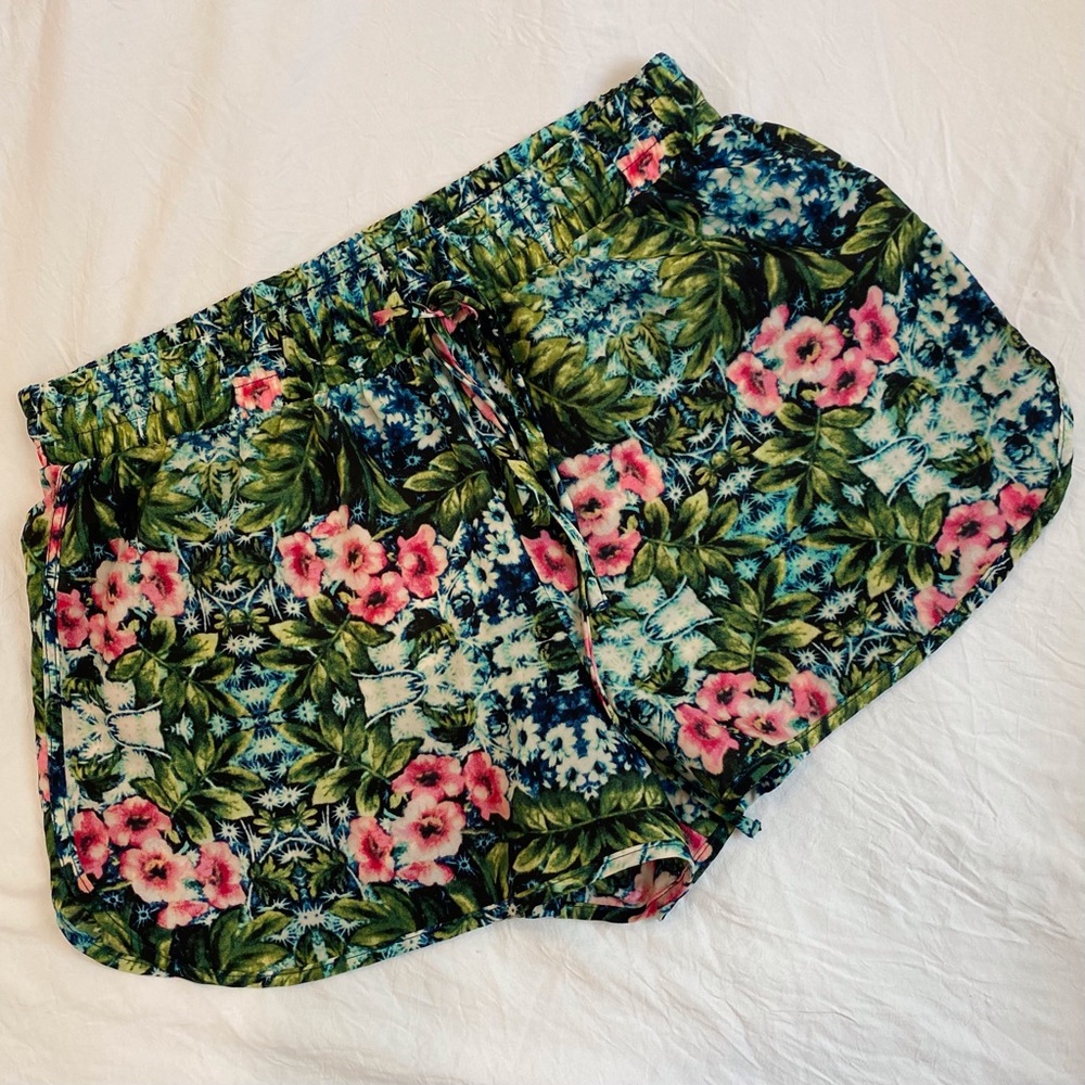 Forever 21 | Tropical Floral Print Shorts